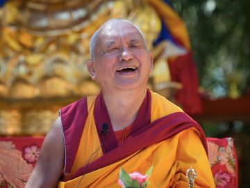 Lama Zopa Rinpoche 01